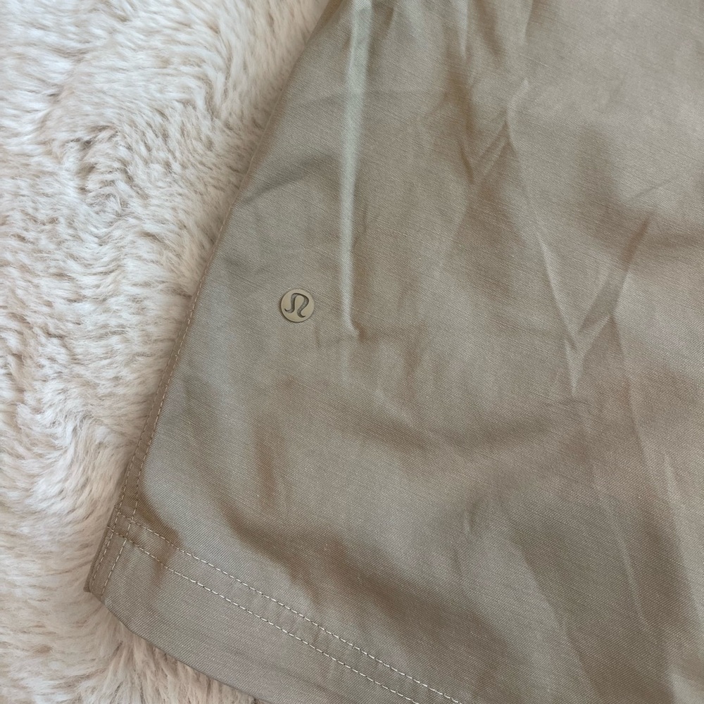 Lululemon 9” commission khaki shorts size 40 - Picture 6 of 7